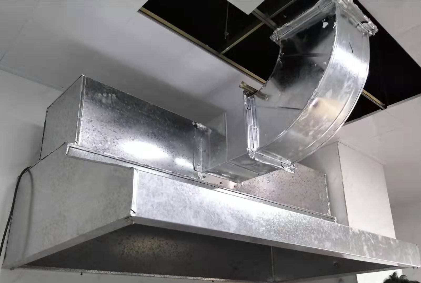 重庆烟道安装;厨房排烟管道规范【安全保障】